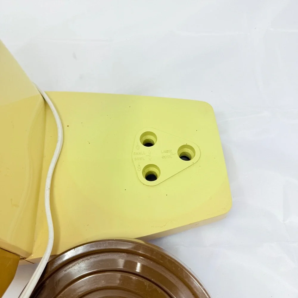 Oster‎ Regency Kitchen Center Controlled Power Blender Beige Vintage 70s